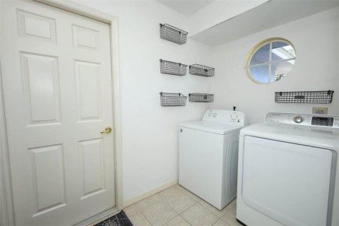Villa ou maison à vendre à Deltona, Floride: 3 chambres, 157.47 m2 № 2094082 - photo 23