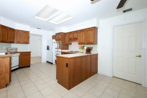 Villa ou maison à vendre à Deltona, Floride: 3 chambres, 157.47 m2 № 2094082 - photo 18