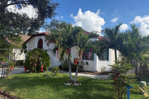 Villa ou maison à vendre à North Lauderdale, Floride: 3 chambres, 123.19 m2 № 1996585 - photo 2