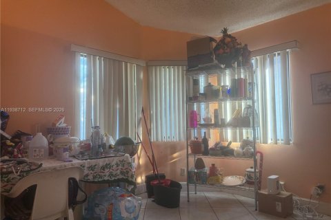 House in North Lauderdale, Florida 3 bedrooms, 123.19 sq.m. № 1996585 - photo 9