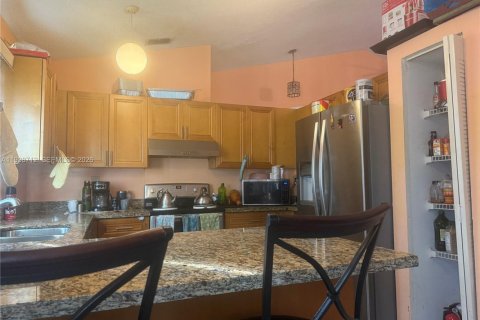 House in North Lauderdale, Florida 3 bedrooms, 123.19 sq.m. № 1996585 - photo 8