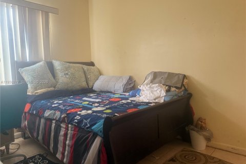 House in North Lauderdale, Florida 3 bedrooms, 123.19 sq.m. № 1996585 - photo 5