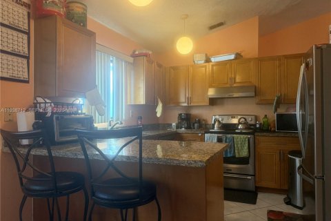 House in North Lauderdale, Florida 3 bedrooms, 123.19 sq.m. № 1996585 - photo 7