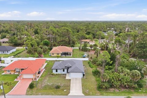 Casa en venta en North Port, Florida, 3 dormitorios, 157.19 m2 № 2104474 - foto 3