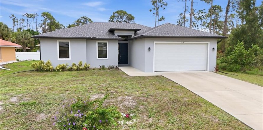 Casa en North Port, Florida 3 dormitorios, 157.19 m2 № 2104474