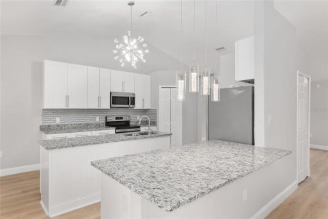 Villa ou maison à louer à Ocala, Floride: 4 chambres, 207.92 m2 № 2388630 - photo 6