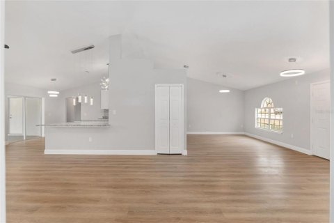 Villa ou maison à louer à Ocala, Floride: 4 chambres, 207.92 m2 № 2388630 - photo 10
