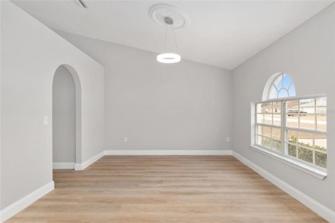 Villa ou maison à louer à Ocala, Floride: 4 chambres, 207.92 m2 № 2388630 - photo 8