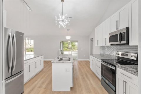 Villa ou maison à louer à Ocala, Floride: 4 chambres, 207.92 m2 № 2388630 - photo 2