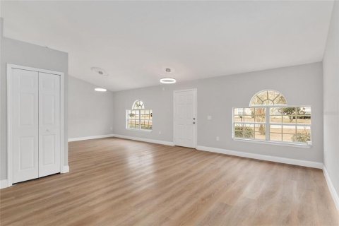 Villa ou maison à louer à Ocala, Floride: 4 chambres, 207.92 m2 № 2388630 - photo 4