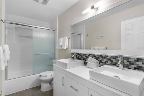 Villa ou maison à louer à Sarasota, Floride: 2 chambres, 105.91 m2 № 1736814 - photo 25