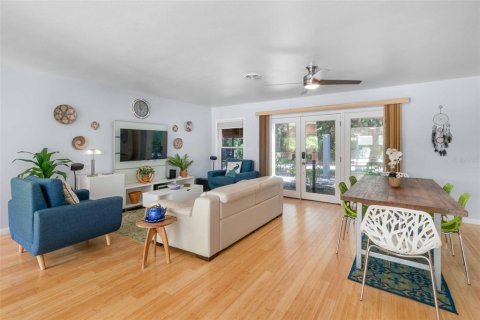 Villa ou maison à louer à Sarasota, Floride: 2 chambres, 105.91 m2 № 1736814 - photo 14
