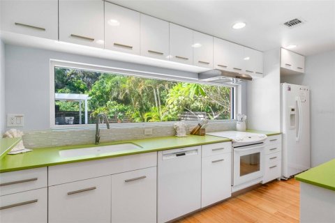 Villa ou maison à louer à Sarasota, Floride: 2 chambres, 105.91 m2 № 1736814 - photo 21