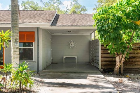 Villa ou maison à louer à Sarasota, Floride: 2 chambres, 105.91 m2 № 1736814 - photo 4