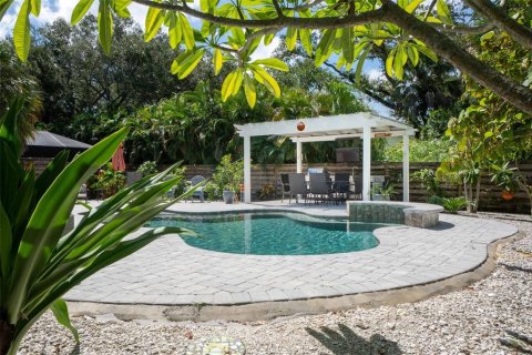 Villa ou maison à louer à Sarasota, Floride: 2 chambres, 105.91 m2 № 1736814 - photo 5
