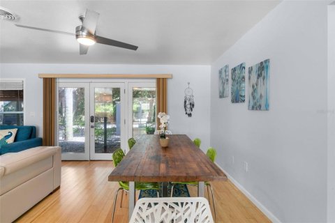 Villa ou maison à louer à Sarasota, Floride: 2 chambres, 105.91 m2 № 1736814 - photo 13
