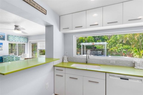Villa ou maison à louer à Sarasota, Floride: 2 chambres, 105.91 m2 № 1736814 - photo 19