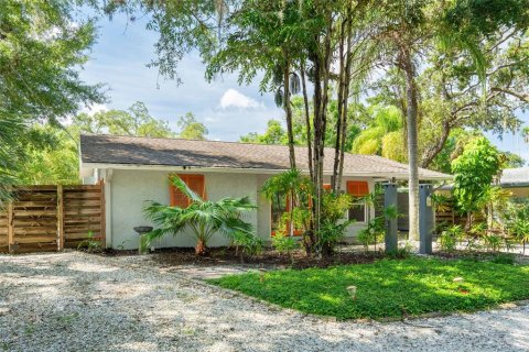 Villa ou maison à louer à Sarasota, Floride: 2 chambres, 105.91 m2 № 1736814 - photo 7