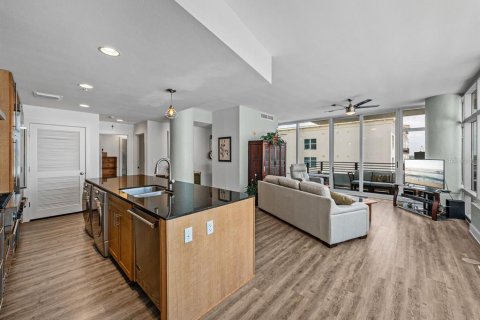 Condominio en venta en Tampa, Florida, 1 dormitorio, 126.16 m2 № 1684572 - foto 14