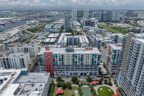 Condominio en venta en Tampa, Florida, 1 dormitorio, 126.16 m2 № 1684572 - foto 3