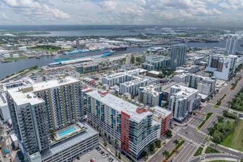 Condominio en venta en Tampa, Florida, 1 dormitorio, 126.16 m2 № 1684572 - foto 4