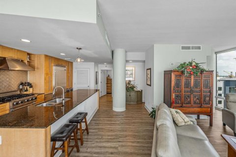 Condominio en venta en Tampa, Florida, 1 dormitorio, 126.16 m2 № 1684572 - foto 19