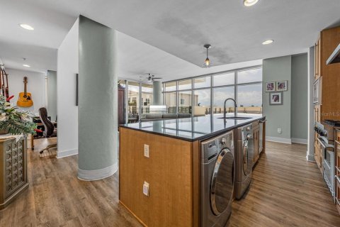Condominio en venta en Tampa, Florida, 1 dormitorio, 126.16 m2 № 1684572 - foto 17
