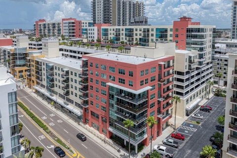 Condominio en venta en Tampa, Florida, 1 dormitorio, 126.16 m2 № 1684572 - foto 1
