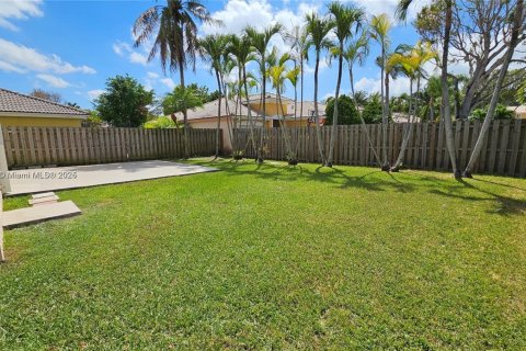 House in Miami, Florida 4 bedrooms, 233.65 sq.m. № 1850424 - photo 5