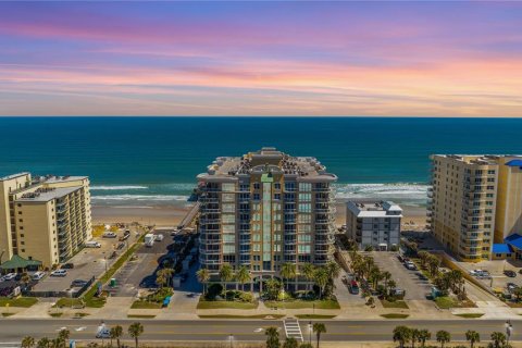 Condominio en venta en Daytona Beach, Florida, 2 dormitorios, 198.44 m2 № 1722979 - foto 1