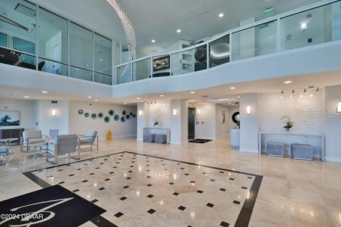 Condominio en venta en Daytona Beach, Florida, 2 dormitorios, 198.44 m2 № 1722979 - foto 3