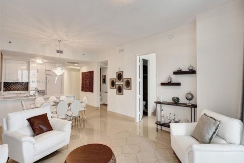 Condominio en venta en Sunny Isles Beach, Florida, 3 dormitorios, 183.85 m2 № 1939353 - foto 14