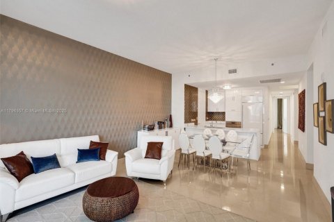 Condominio en venta en Sunny Isles Beach, Florida, 3 dormitorios, 183.85 m2 № 1939353 - foto 15