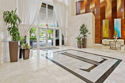 Condominio en venta en Sunny Isles Beach, Florida, 3 dormitorios, 183.85 m2 № 1939353 - foto 5