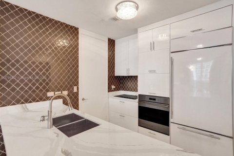 Condominio en venta en Sunny Isles Beach, Florida, 3 dormitorios, 183.85 m2 № 1939353 - foto 26