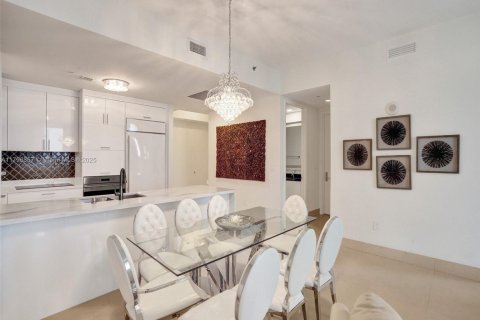 Condominio en venta en Sunny Isles Beach, Florida, 3 dormitorios, 183.85 m2 № 1939353 - foto 22