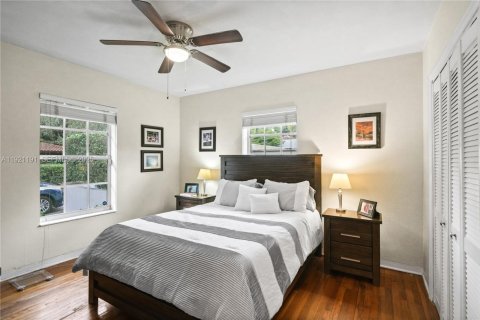 Villa ou maison à louer à Coral Gables, Floride: 2 chambres, 109.72 m2 № 1989564 - photo 12