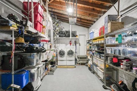 Villa ou maison à louer à Coral Gables, Floride: 2 chambres, 109.72 m2 № 1989564 - photo 21