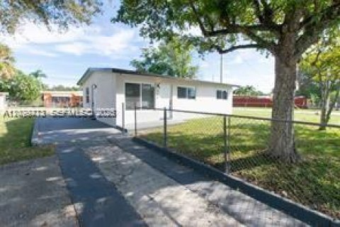 Villa ou maison à Fort Lauderdale, Floride 2 chambres, 82.5 m2 № 2331692