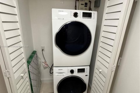 Appartement à louer à Doral, Floride: 2 chambres, 92.16 m2 № 1888079 - photo 9