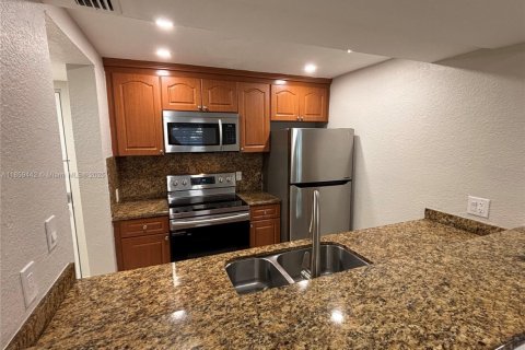 Appartement à louer à Doral, Floride: 2 chambres, 92.16 m2 № 1888079 - photo 2