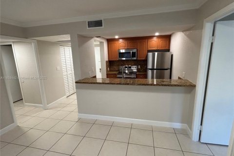 Appartement à louer à Doral, Floride: 2 chambres, 92.16 m2 № 1888079 - photo 4