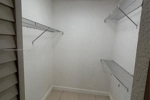 Appartement à louer à Doral, Floride: 2 chambres, 92.16 m2 № 1888079 - photo 22