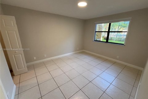 Appartement à louer à Doral, Floride: 2 chambres, 92.16 m2 № 1888079 - photo 10