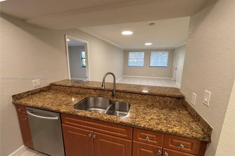 Appartement à louer à Doral, Floride: 2 chambres, 92.16 m2 № 1888079 - photo 3