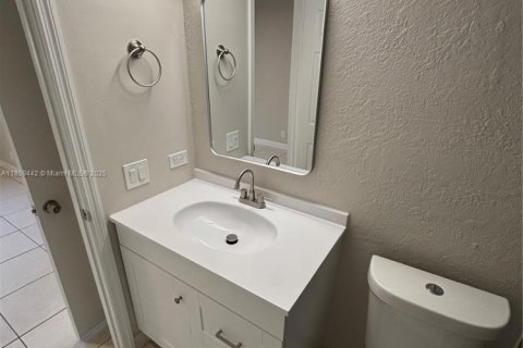 Appartement à louer à Doral, Floride: 2 chambres, 92.16 m2 № 1888079 - photo 12