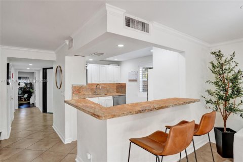 Touwnhouse à louer à Fort Lauderdale, Floride: 3 chambres, 162.02 m2 № 2049368 - photo 16