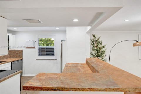 Touwnhouse à louer à Fort Lauderdale, Floride: 3 chambres, 162.02 m2 № 2049368 - photo 17