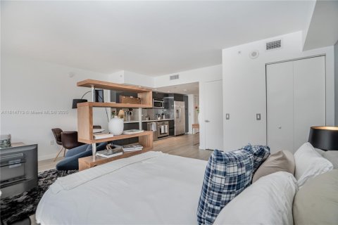 Condominio en venta en Miami, Florida, 50.63 m2 № 1766343 - foto 10