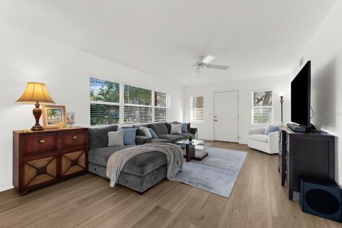 Casa en venta en Palm Harbor, Florida, 3 dormitorios, 170.94 m2 № 2110498 - foto 15